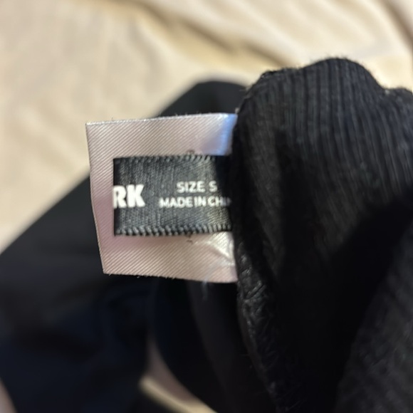 Blush mark black zip up long sleeve top size small ribbed material - Picture 4 of 5